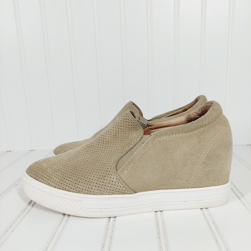 Caslon Allie Tan Suede Leather Wedge Sneaker C780